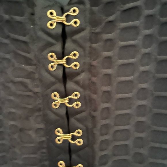 Beautiful long-sleeved Melanie Lyne top. Eye-catching details and texture. - Picture 5 of 8